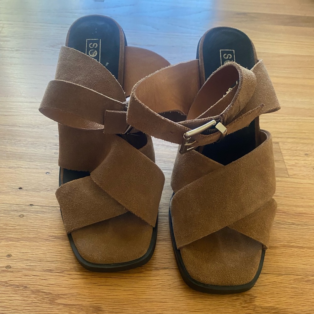 Brand new Sol Sana shoes. Sz 38/7.5
Brown